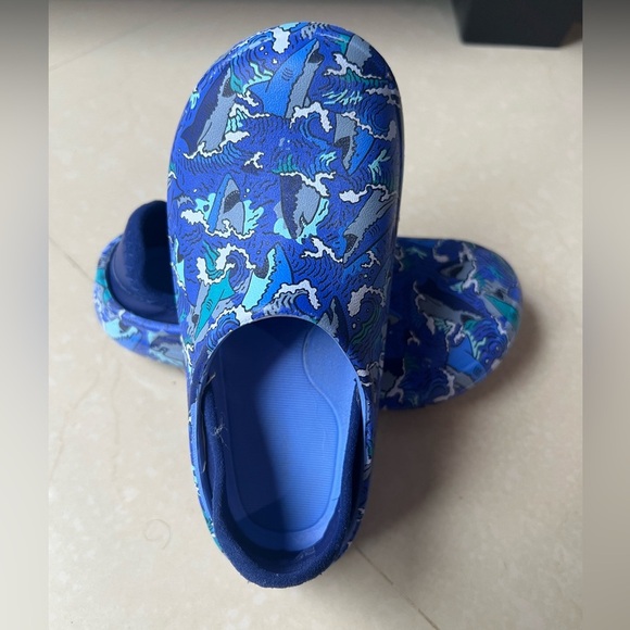 Cat & Jack Blue Shoes with Shark Design (Size 10) - Picture 7 of 7